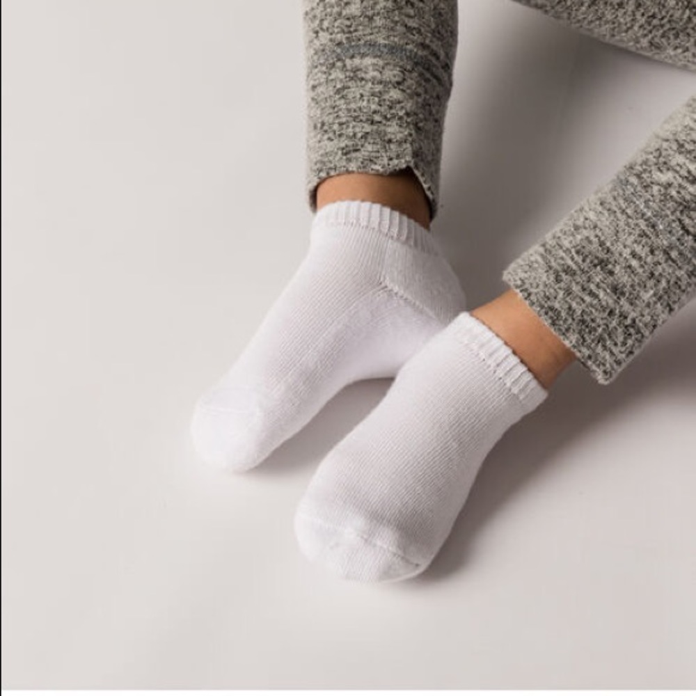 NIB 6-pair Baby Low Cut Socks In White By Foot Locker 3-7 Months